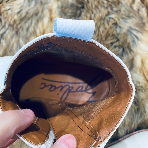 Copy - Zodiac KELSEY BOOTIES WHITE LEATHER - Picture 8 of 9